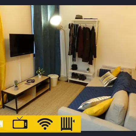 Charmant F2 Centre Ville De Pour 4 Personnes